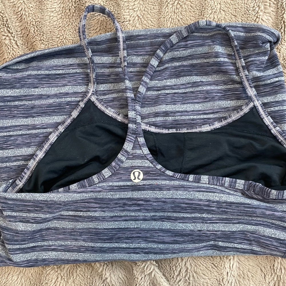 Lululemon workout top
